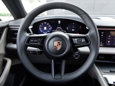 2026 Porsche Macan 4 Electric