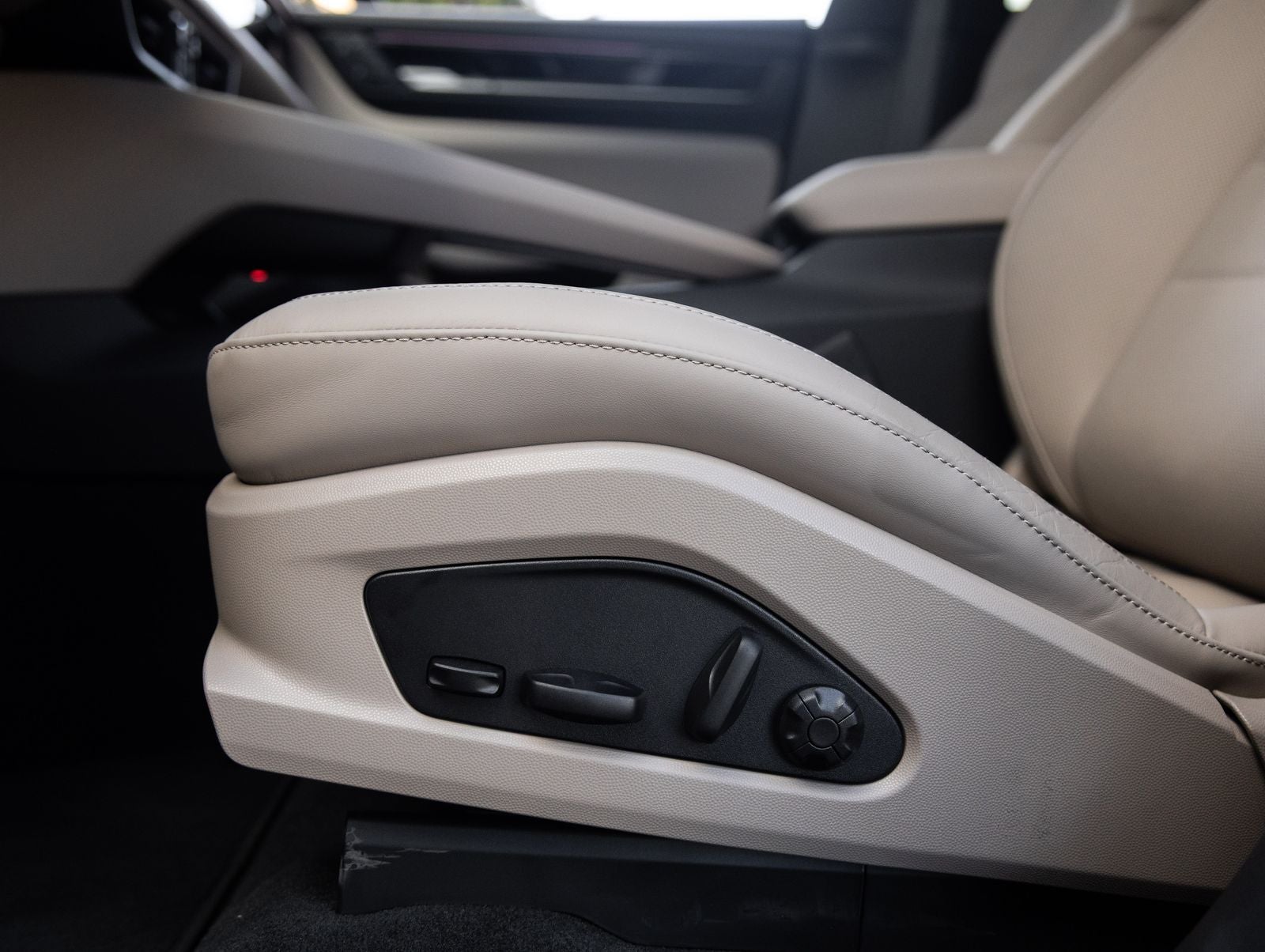 2026 Porsche Macan 4 Electric