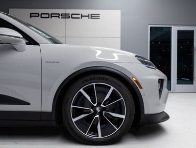 2026 Porsche Macan 4 Electric