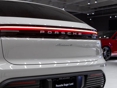 2026 Porsche Macan 4 Electric