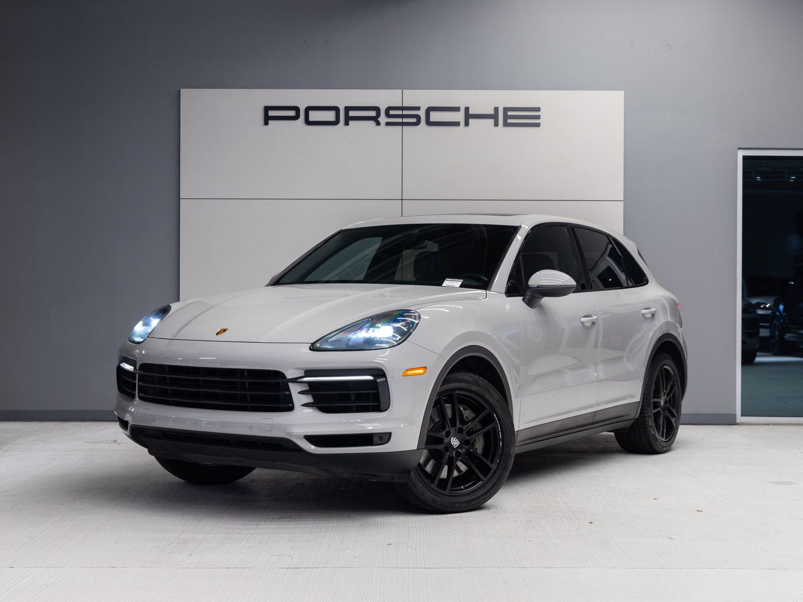 2021 Porsche Cayenne S's photo