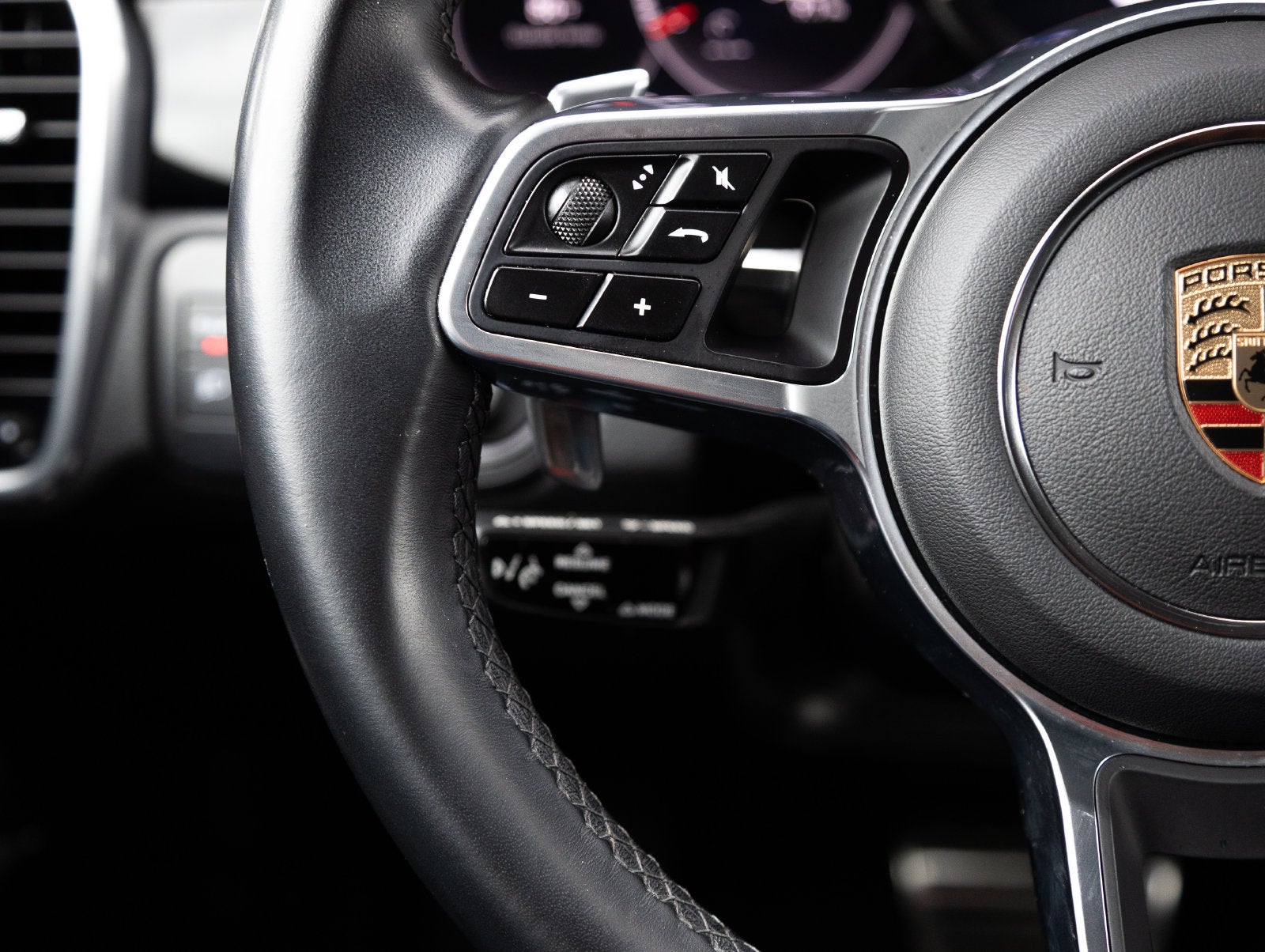 2023 Porsche Cayenne Cayenne S Platinum Edition