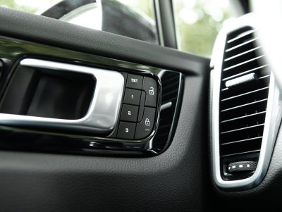 2023 Porsche Cayenne Cayenne S Platinum Edition