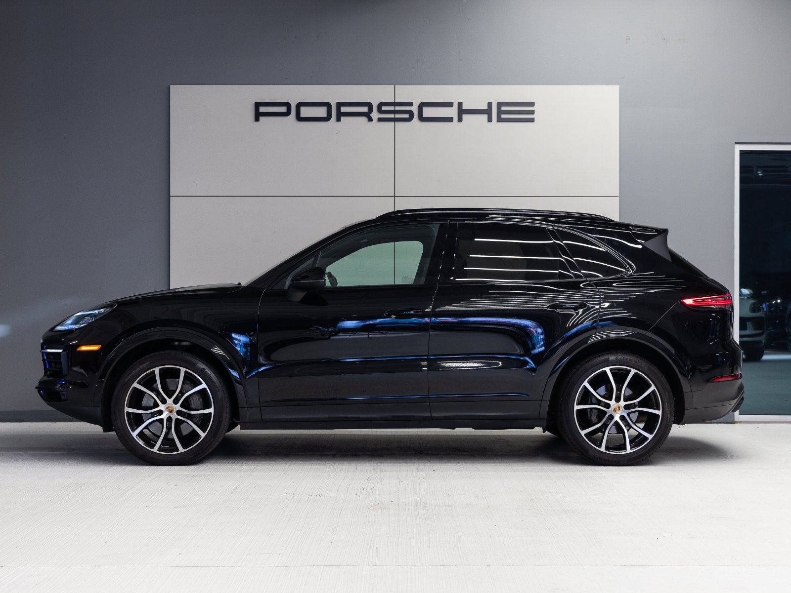 2023 Porsche Cayenne Cayenne S Platinum Edition