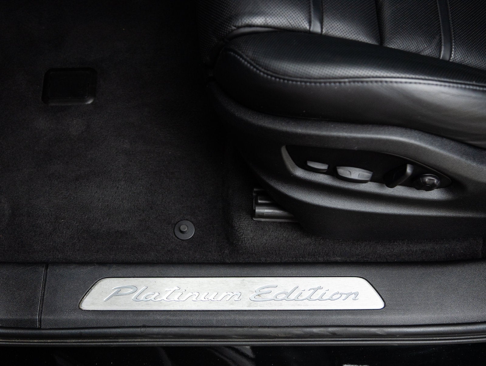 2023 Porsche Cayenne Cayenne S Platinum Edition