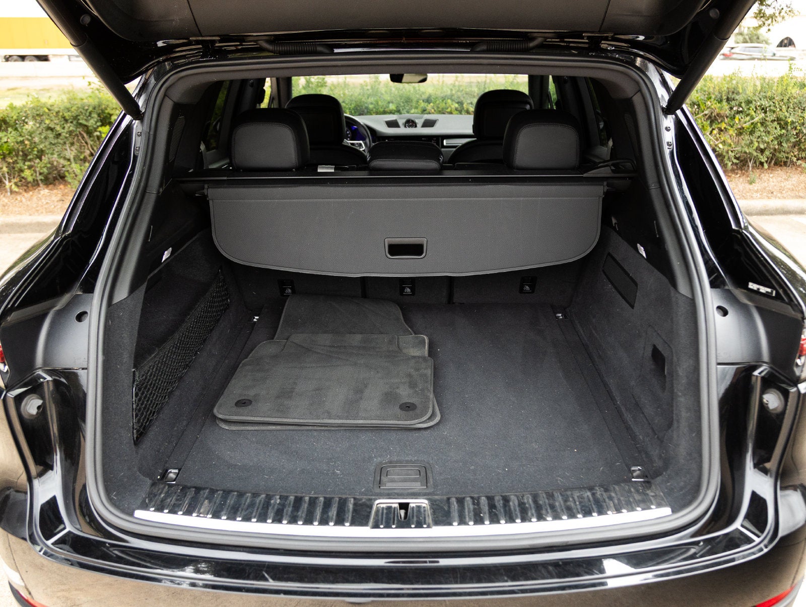 2023 Porsche Cayenne Cayenne S Platinum Edition