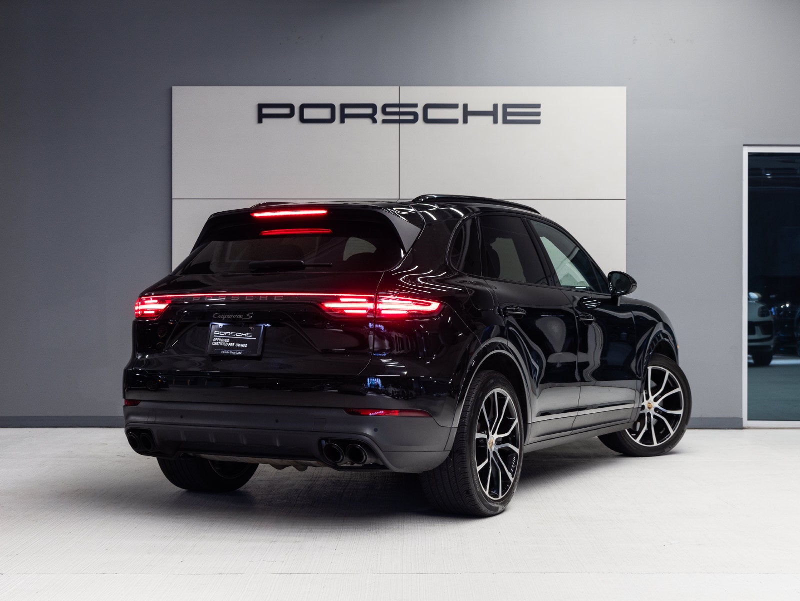 2023 Porsche Cayenne Cayenne S Platinum Edition