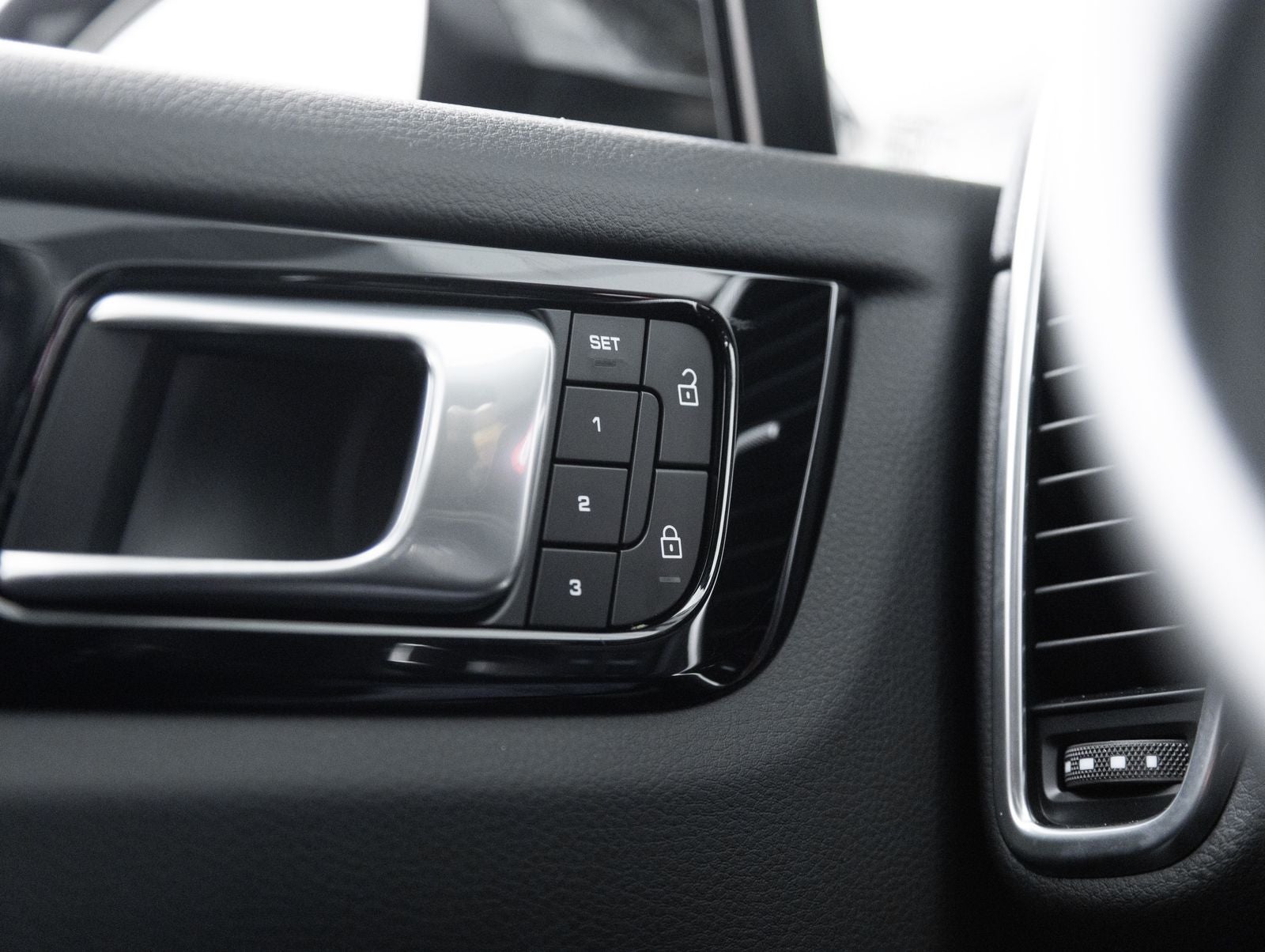 2023 Porsche Cayenne S Platinum Edition