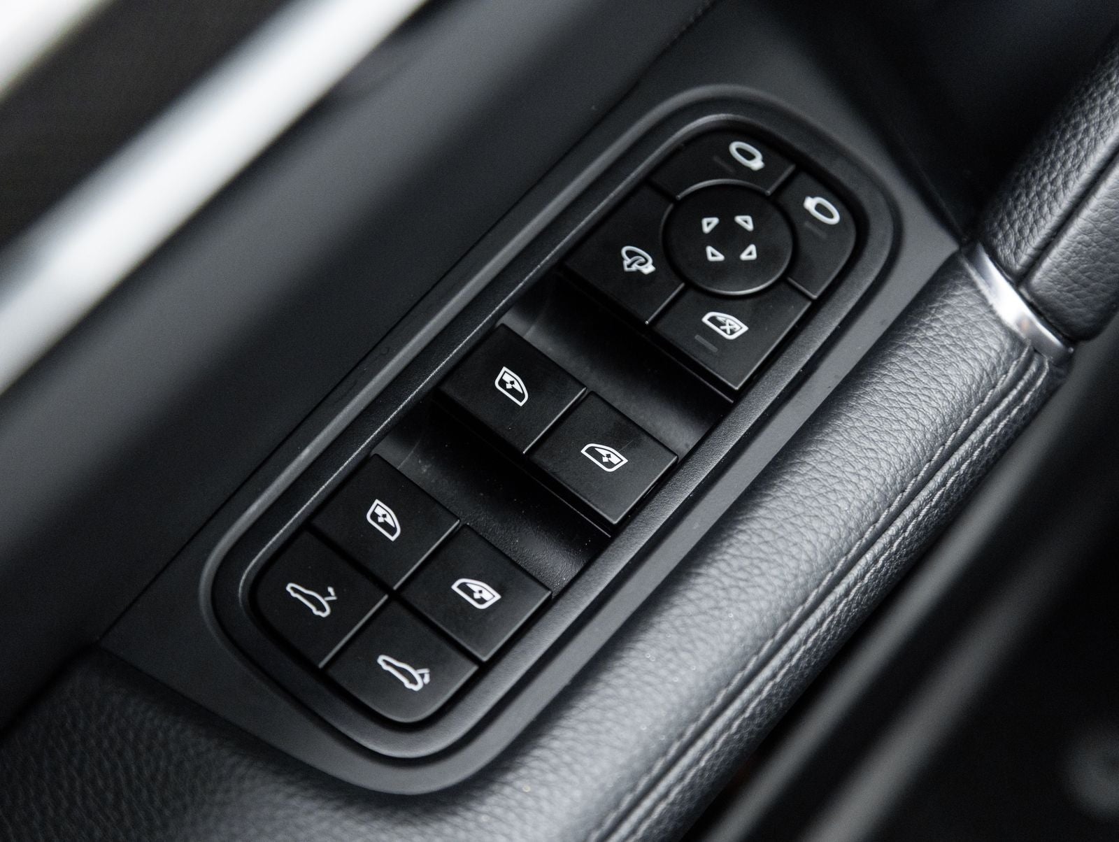 2023 Porsche Cayenne S Platinum Edition