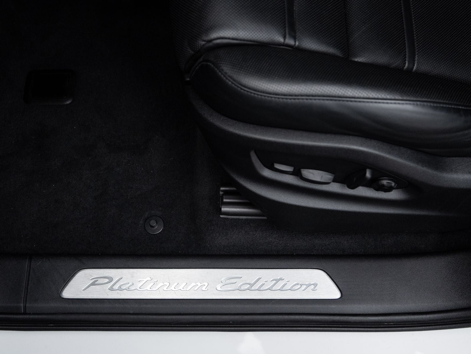 2023 Porsche Cayenne S Platinum Edition