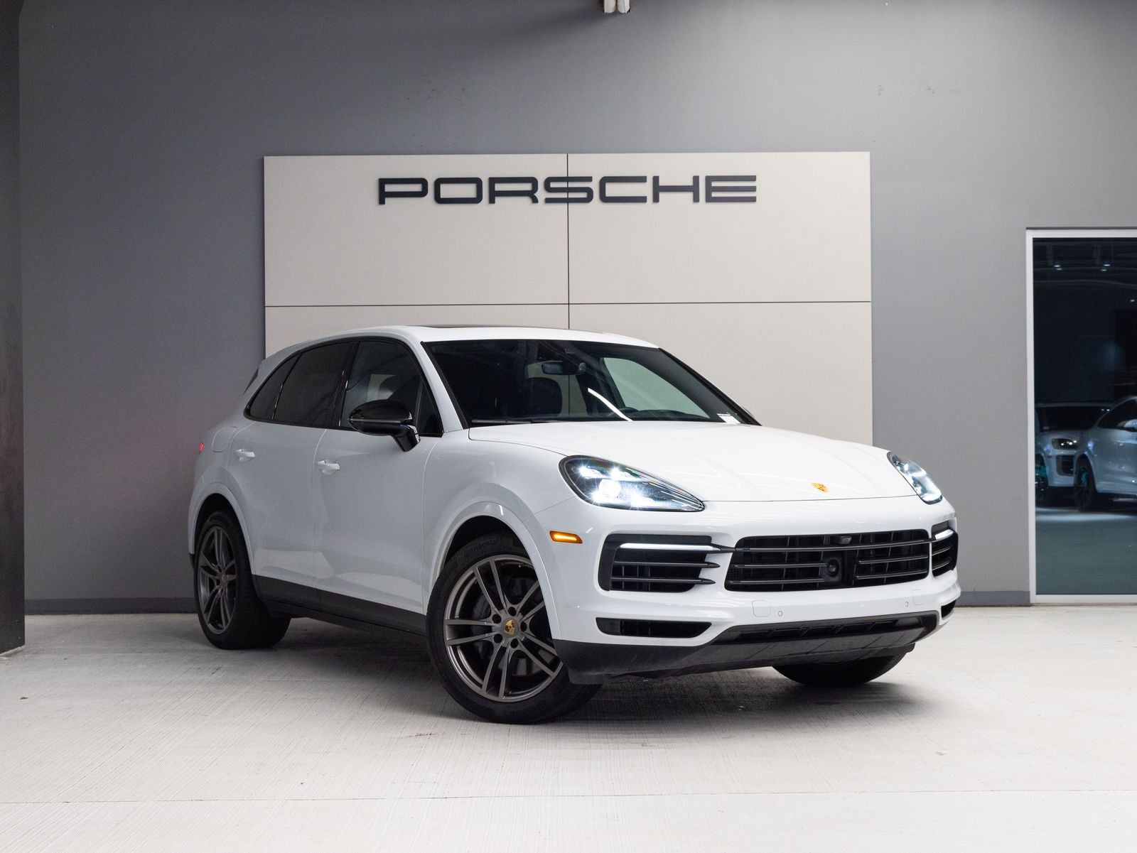 2023 Porsche Cayenne S Platinum Edition