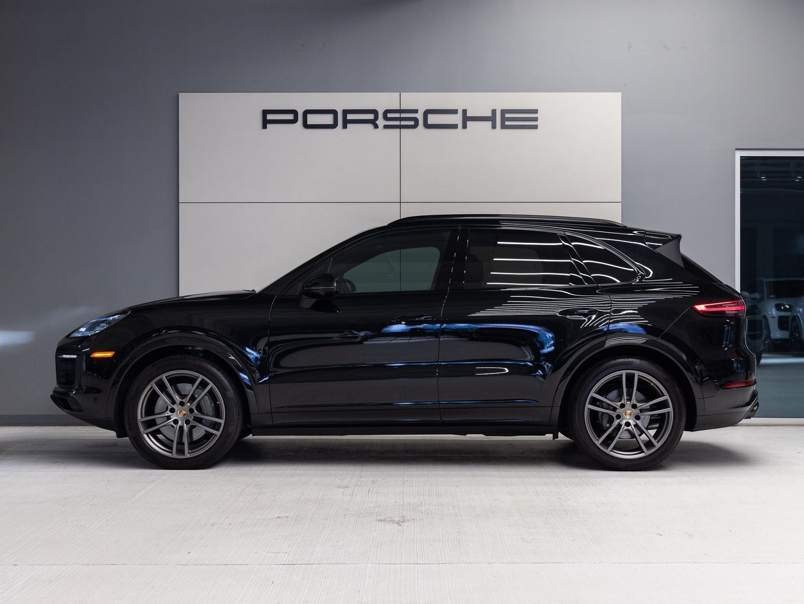 2023 Porsche Cayenne S Platinum Edition