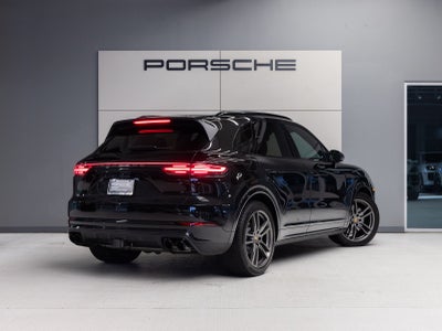 2023 Porsche Cayenne S Platinum Edition