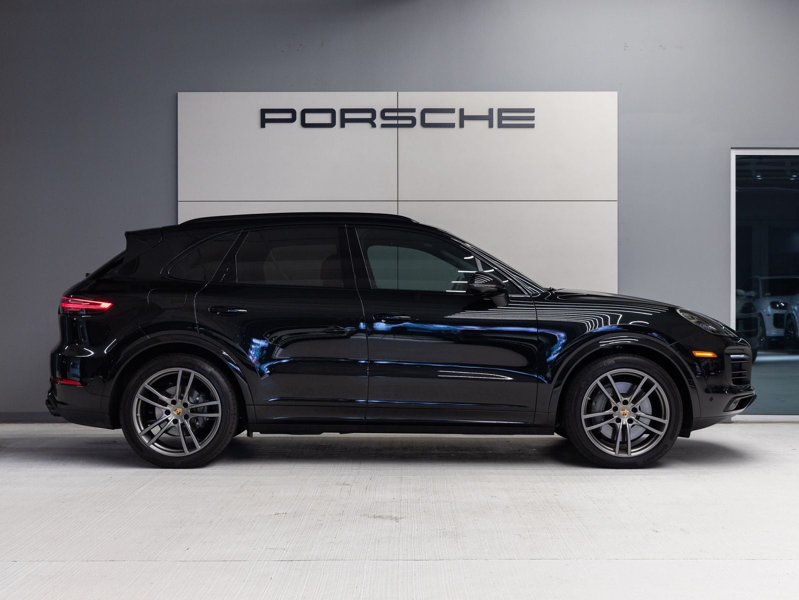 2023 Porsche Cayenne S Platinum Edition