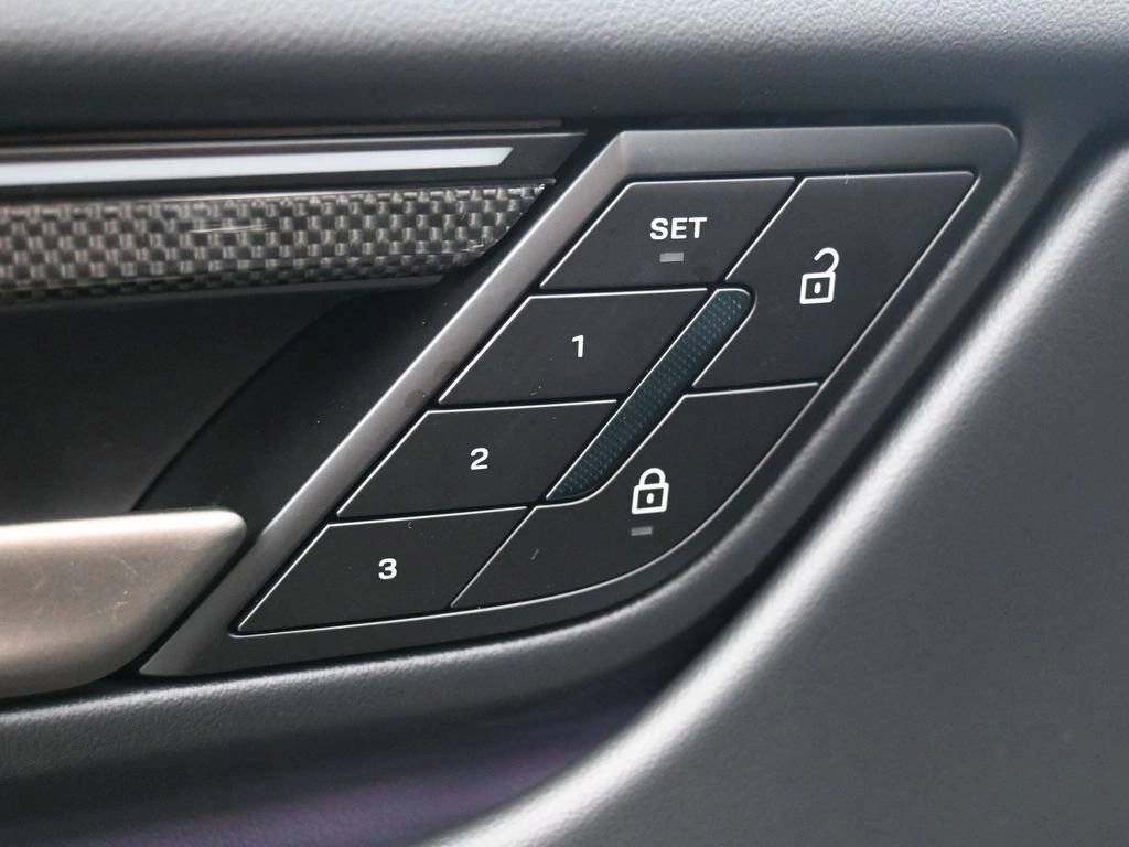 2025 Porsche Macan Turbo Electric