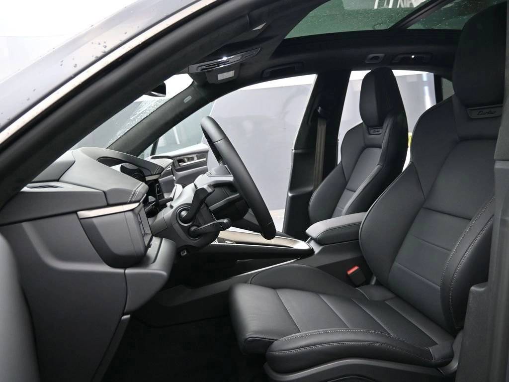 2025 Porsche Macan Turbo Electric