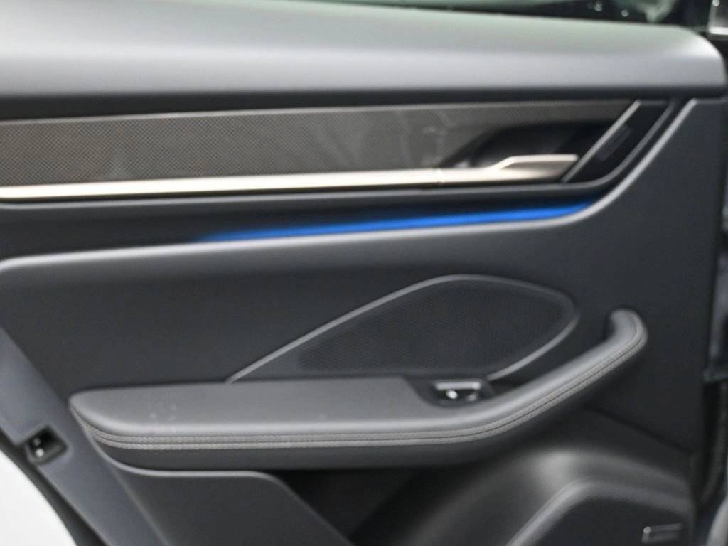 2025 Porsche Macan Turbo Electric