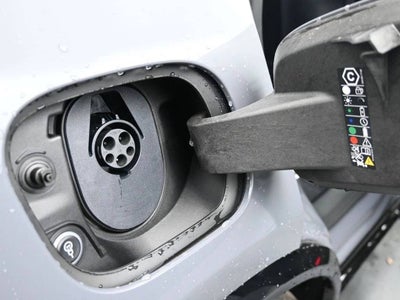 2025 Porsche Macan Turbo Electric