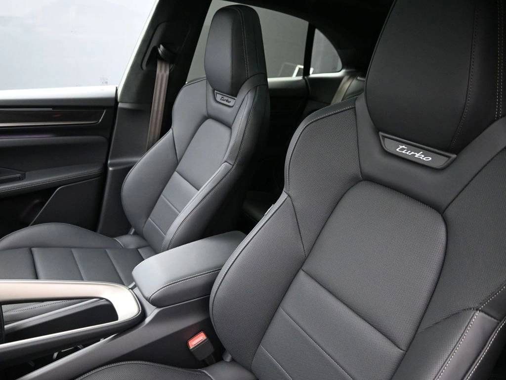 2025 Porsche Macan Turbo Electric