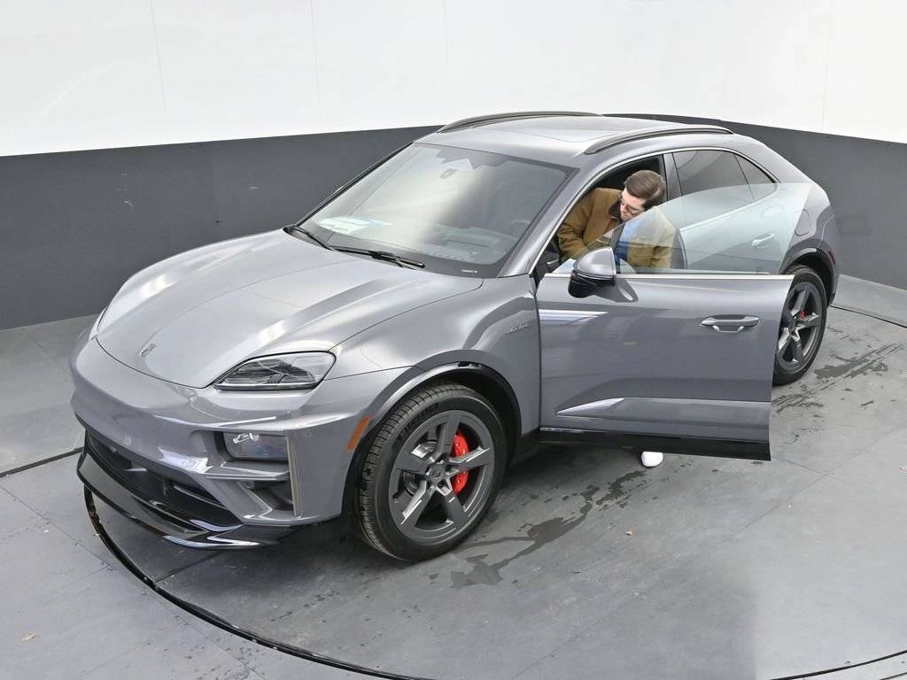 2025 Porsche Macan Turbo Electric