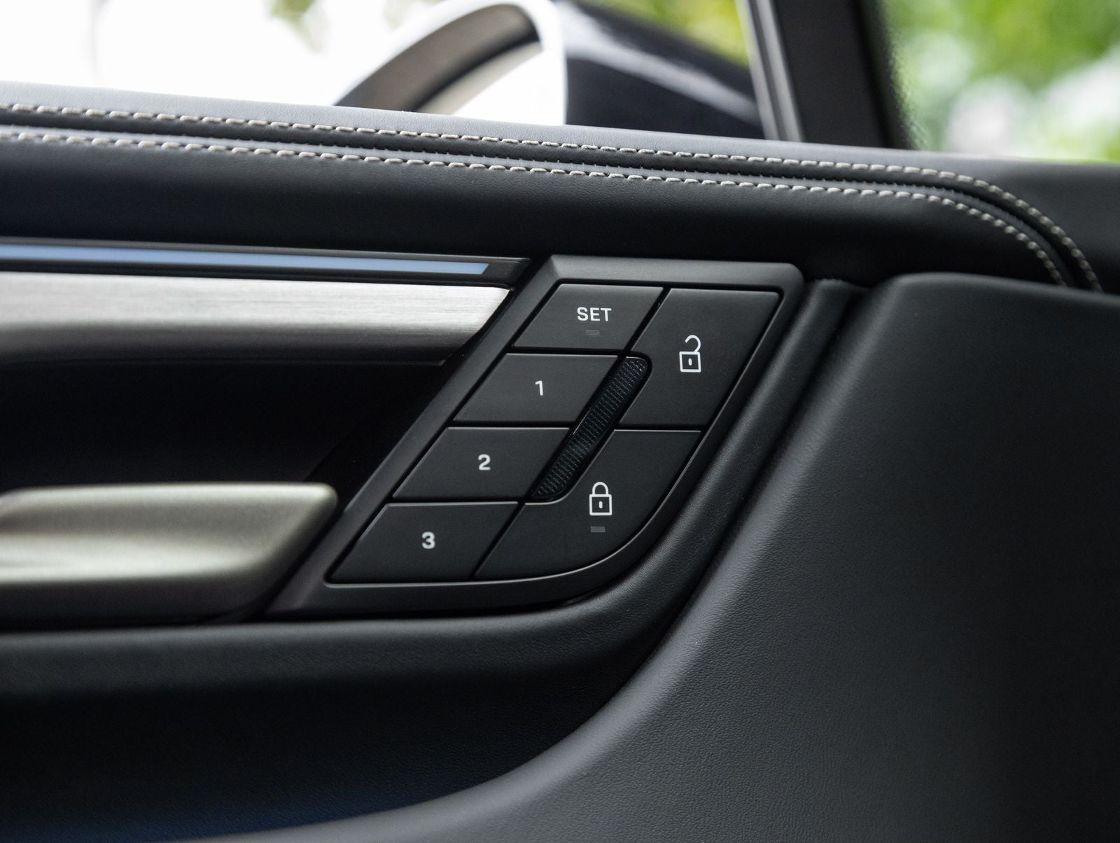 2025 Porsche Macan Turbo Electric