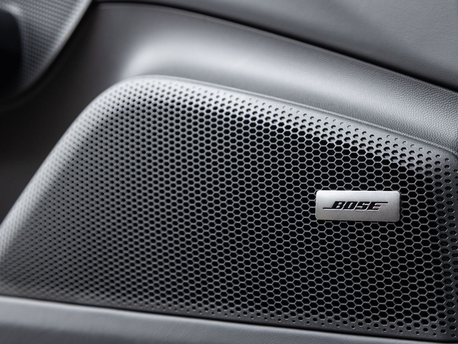 2025 Porsche Macan Turbo Electric