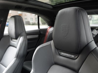 2025 Porsche Macan Turbo Electric