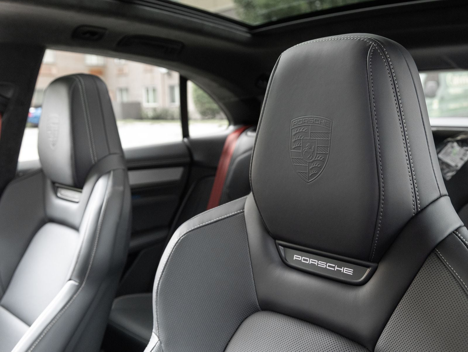2025 Porsche Macan Turbo Electric
