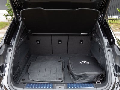 2025 Porsche Macan Turbo Electric
