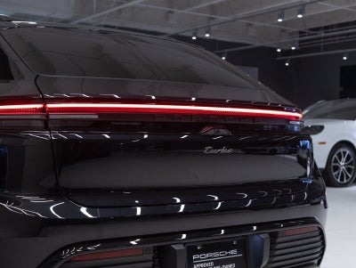 2025 Porsche Macan Turbo Electric