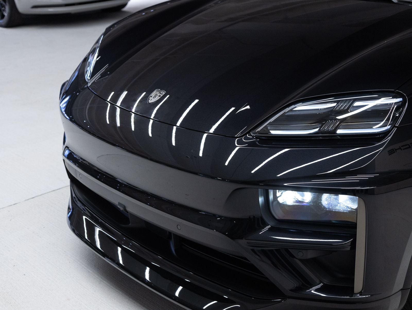 2025 Porsche Macan Turbo Electric
