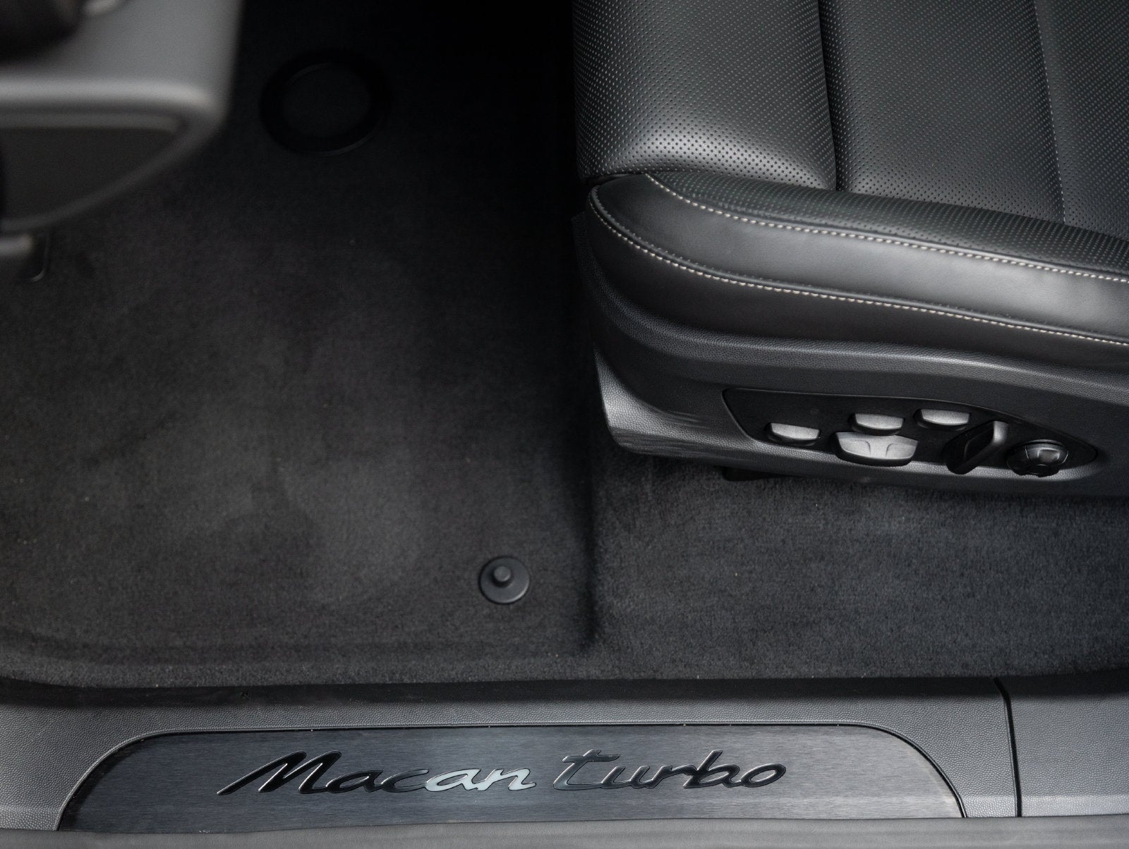 2024 Porsche Macan Macan Turbo