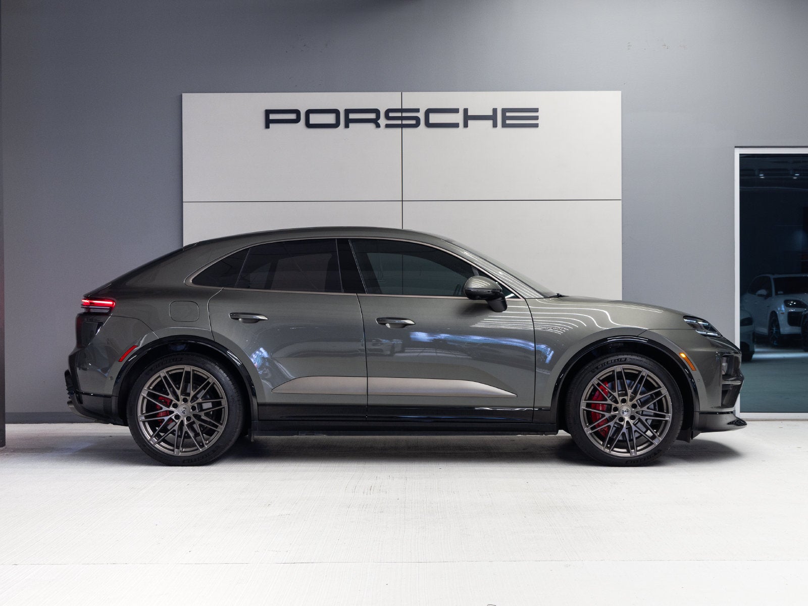 2024 Porsche Macan Macan Turbo