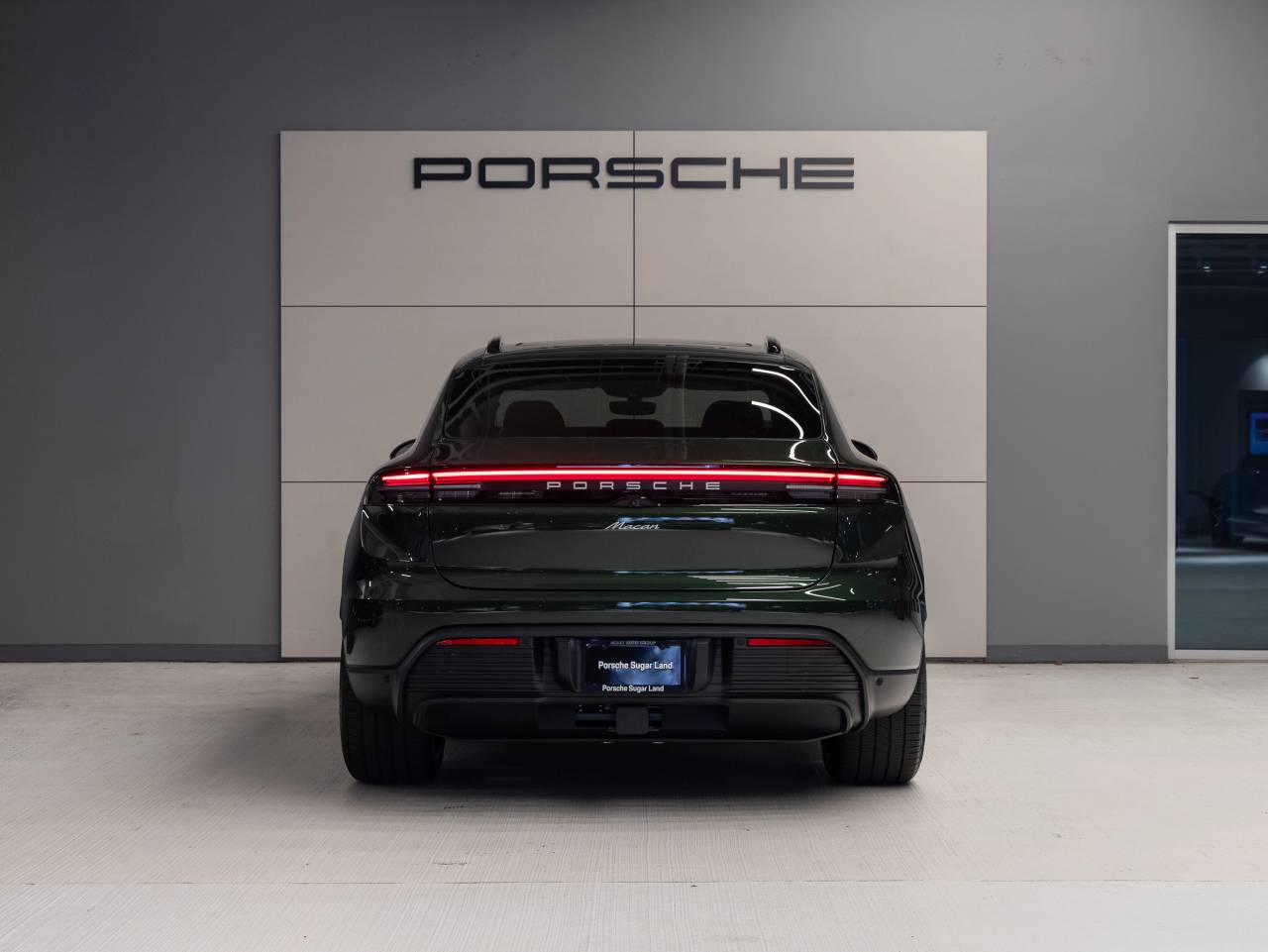 2025 Porsche Macan Macan Electric