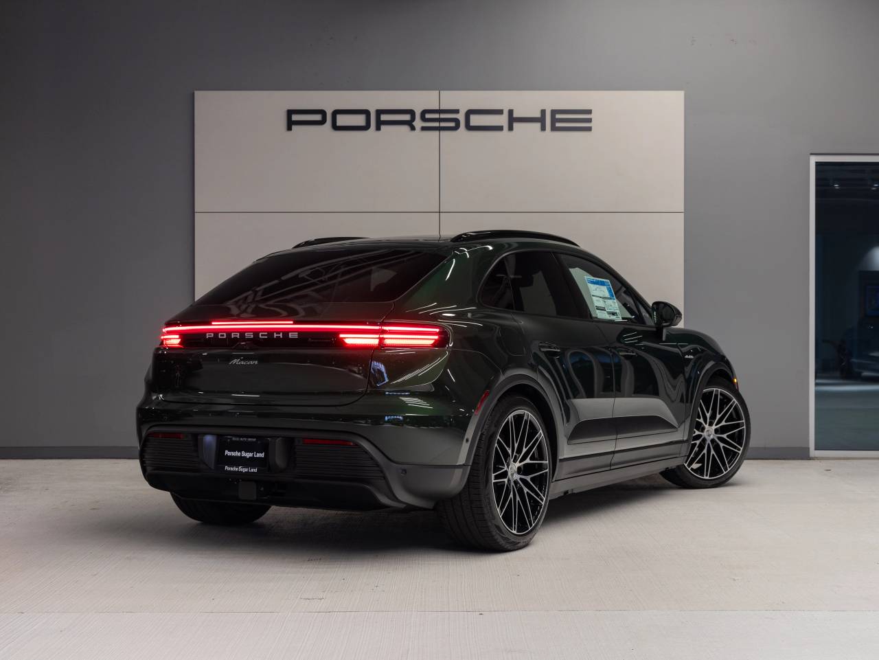 2025 Porsche Macan Macan Electric