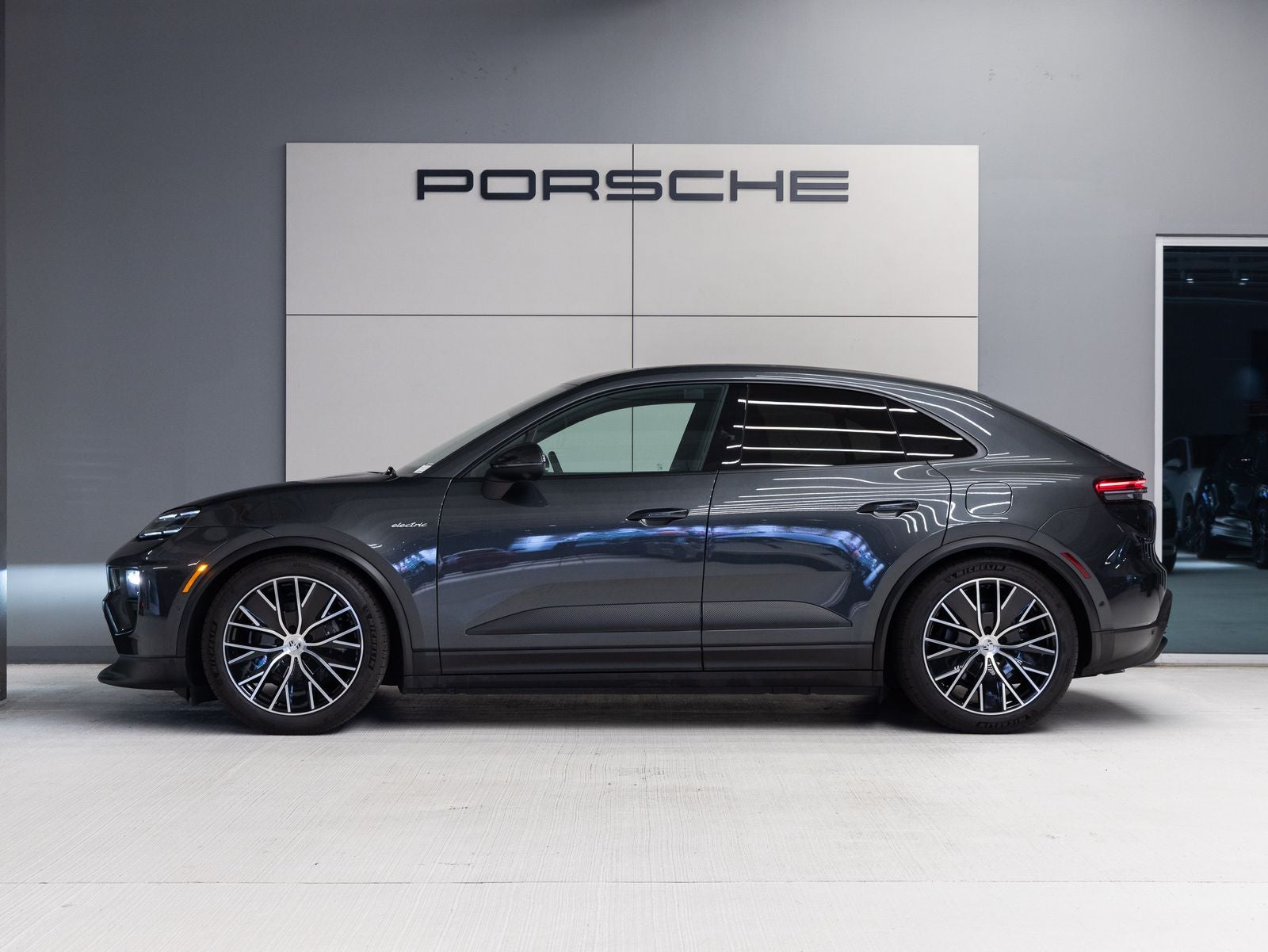 Certified 2025 Porsche Macan Base with VIN WP1AD2XA1SL077220 for sale in Sugar Land, TX