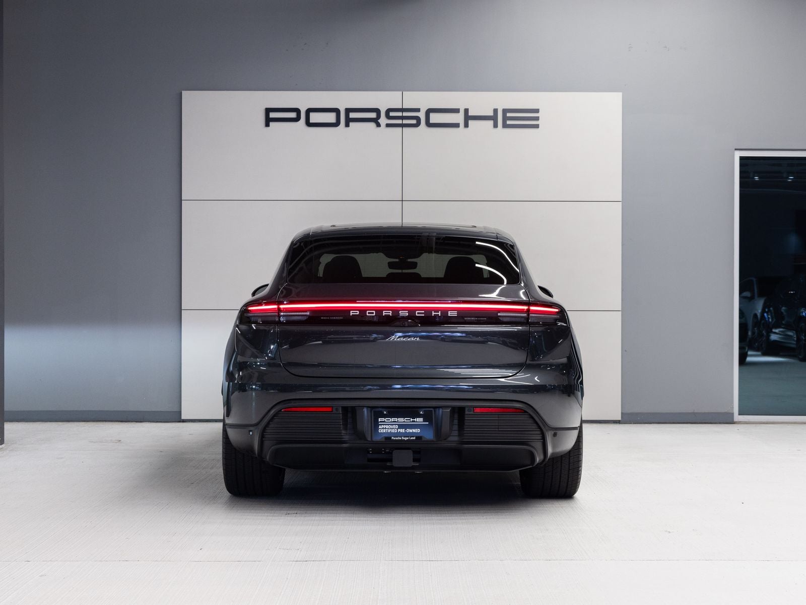 2025 Porsche Macan Macan Electric