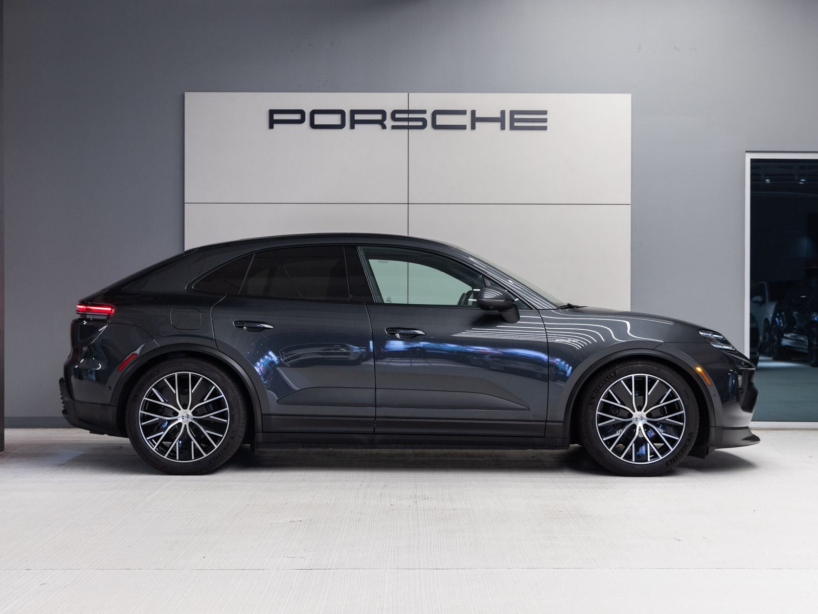 2025 Porsche Macan Macan Electric