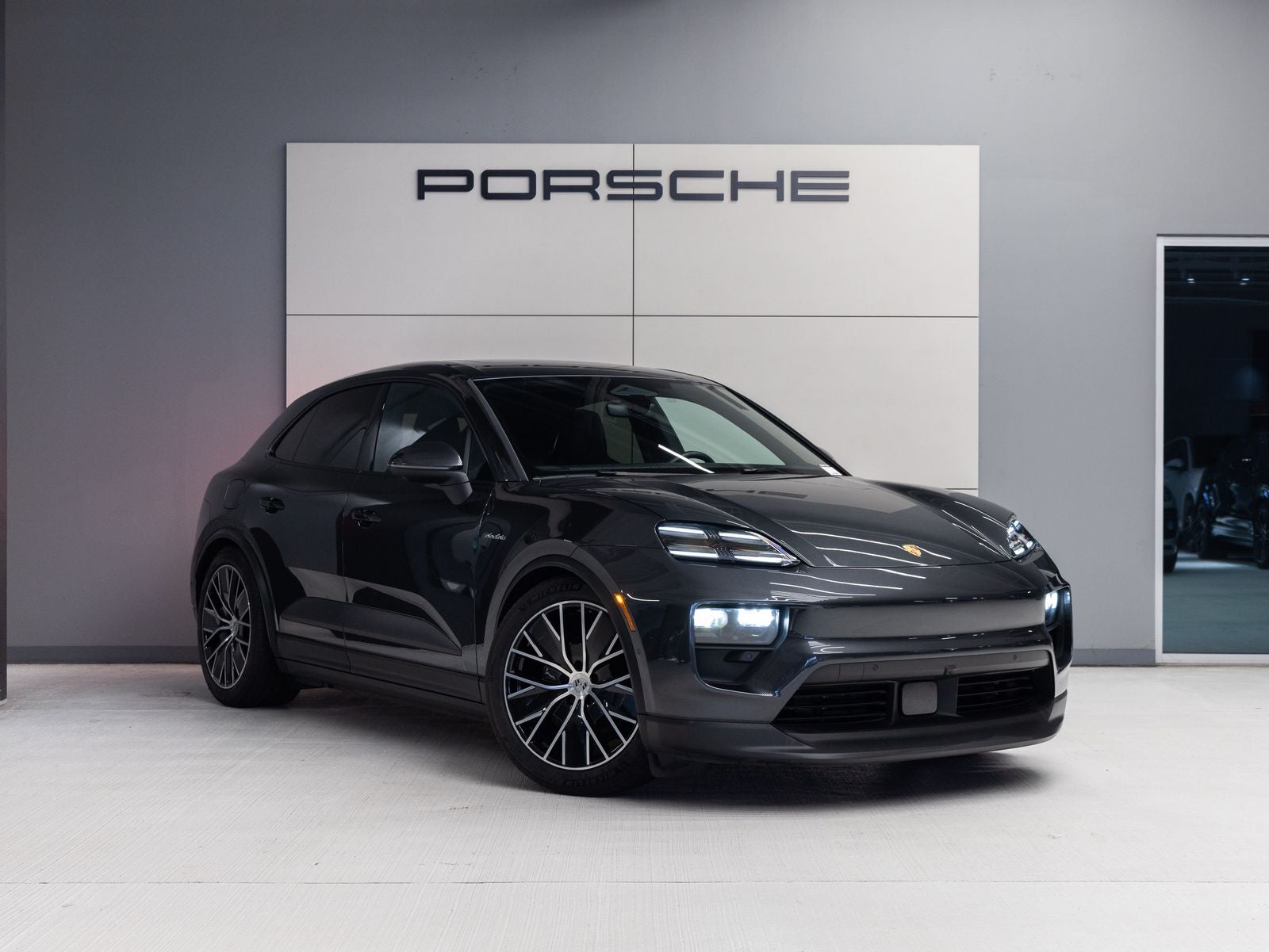 2025 Porsche Macan Macan Electric