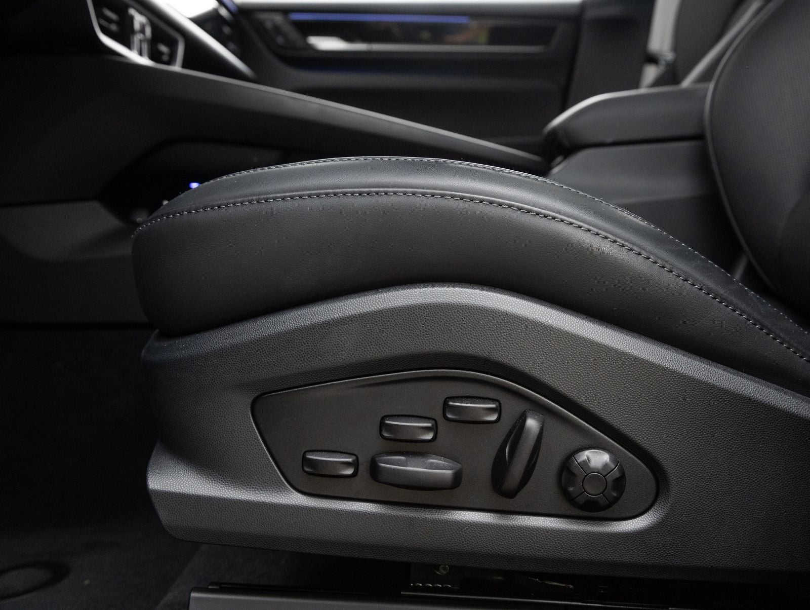 2025 Porsche Macan Electric