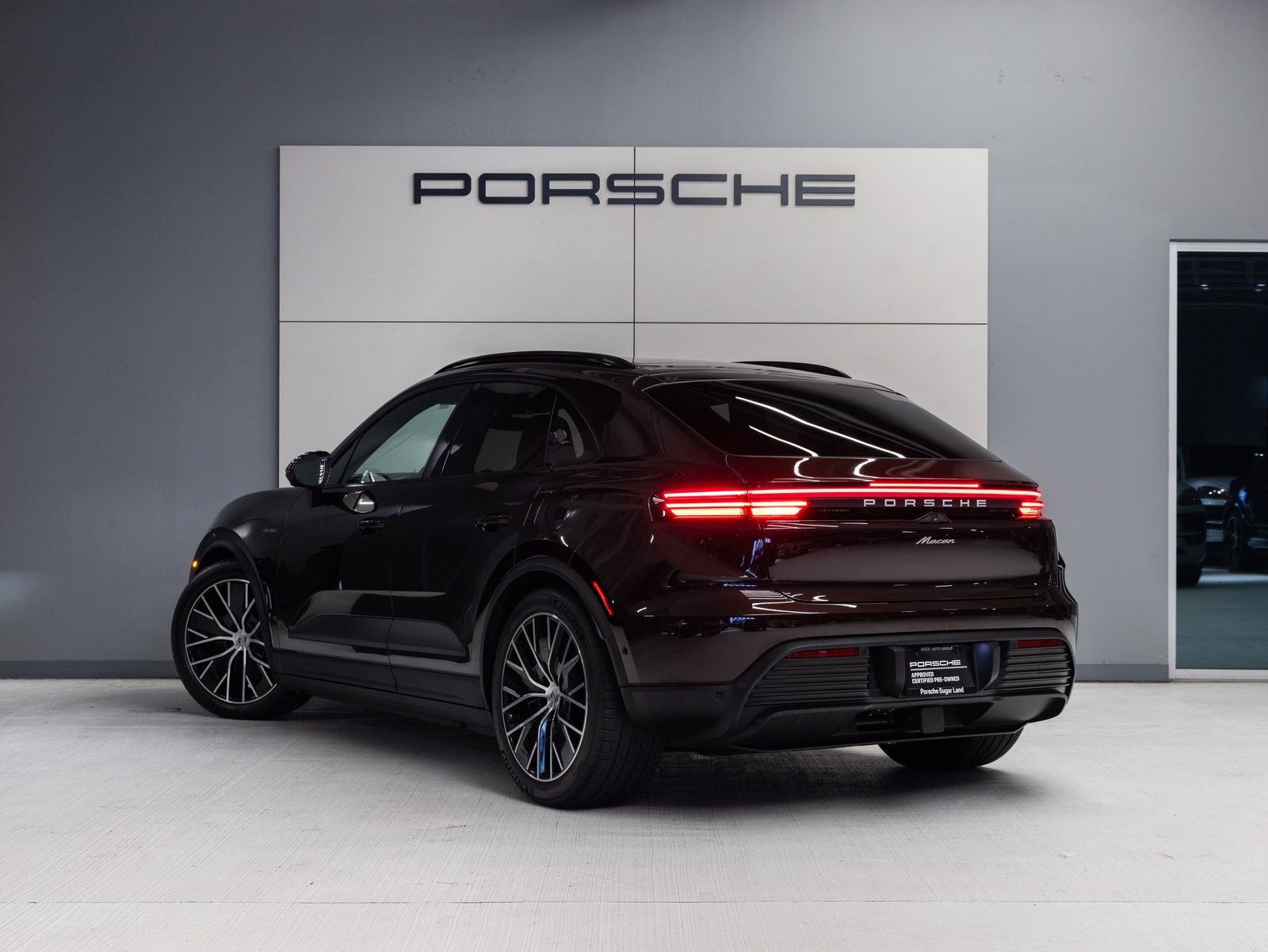 2025 Porsche Macan Electric