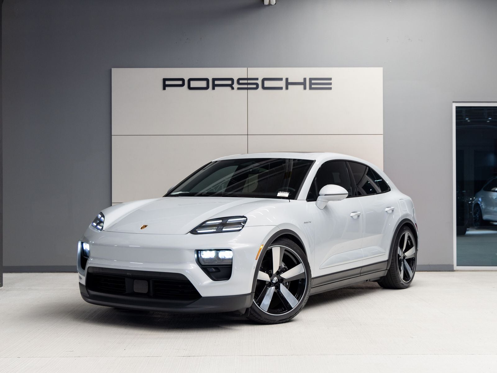 2025 Porsche Macan Electric