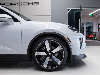 2025 Porsche Macan Electric