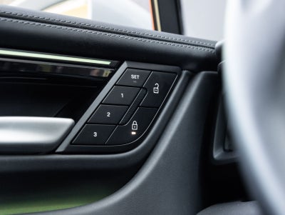 2025 Porsche Macan Electric