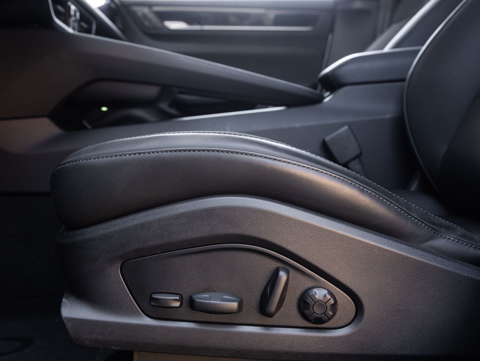 2025 Porsche Macan Electric