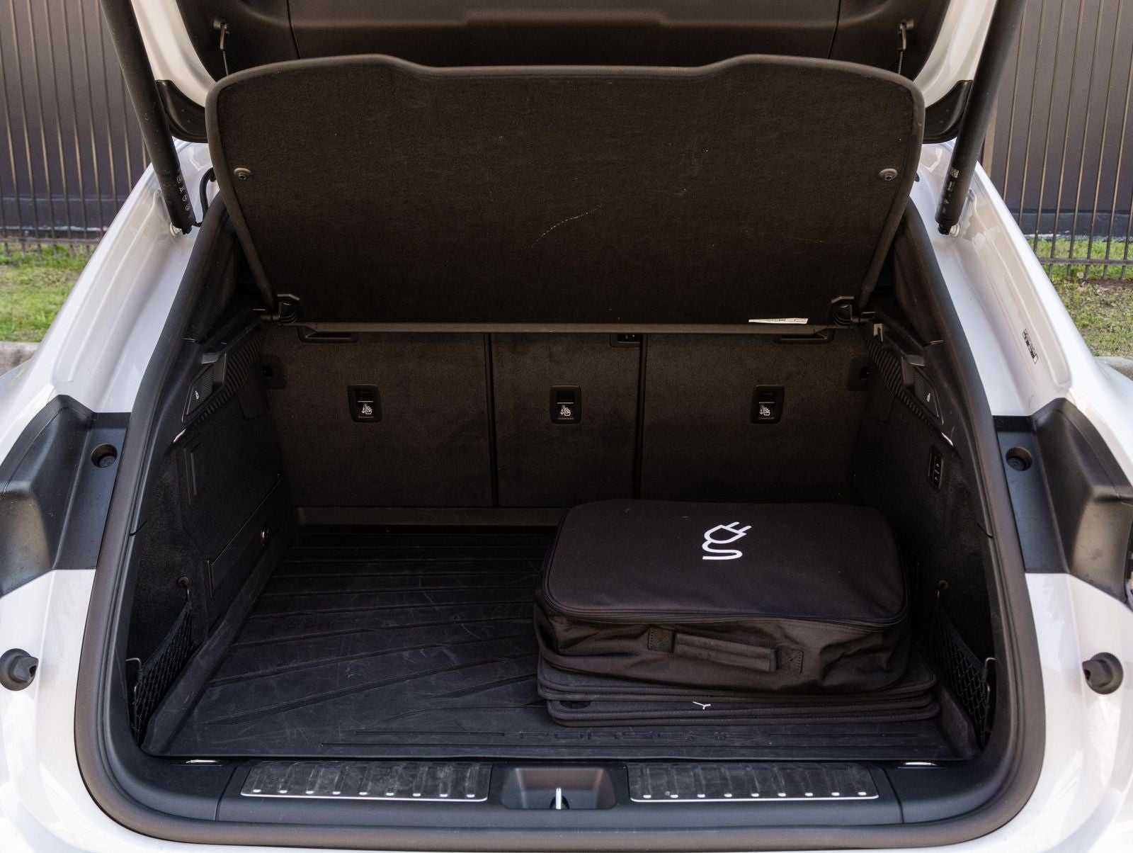 2025 Porsche Macan Electric