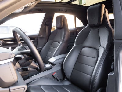 2025 Porsche Macan Electric