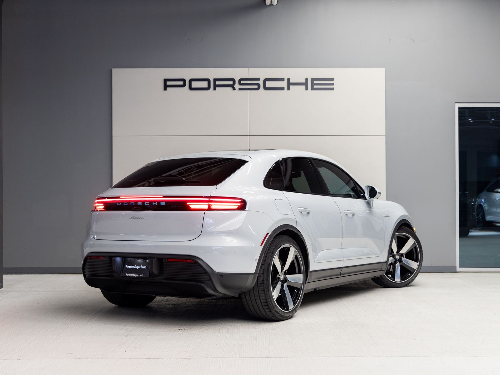 2025 Porsche Macan Electric