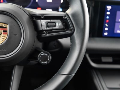 2025 Porsche Macan Macan Electric