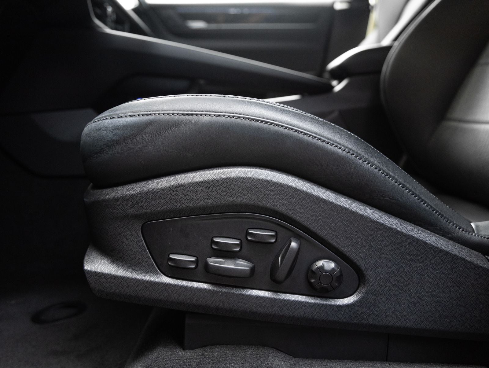 2025 Porsche Macan Macan Electric